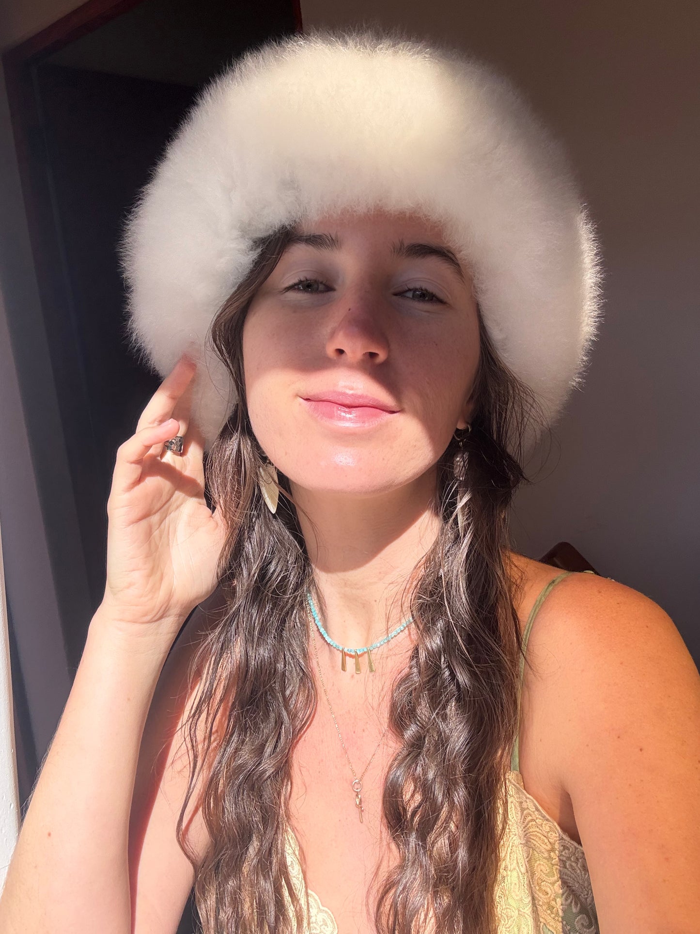 Alpaca Fuzzy Hat // White