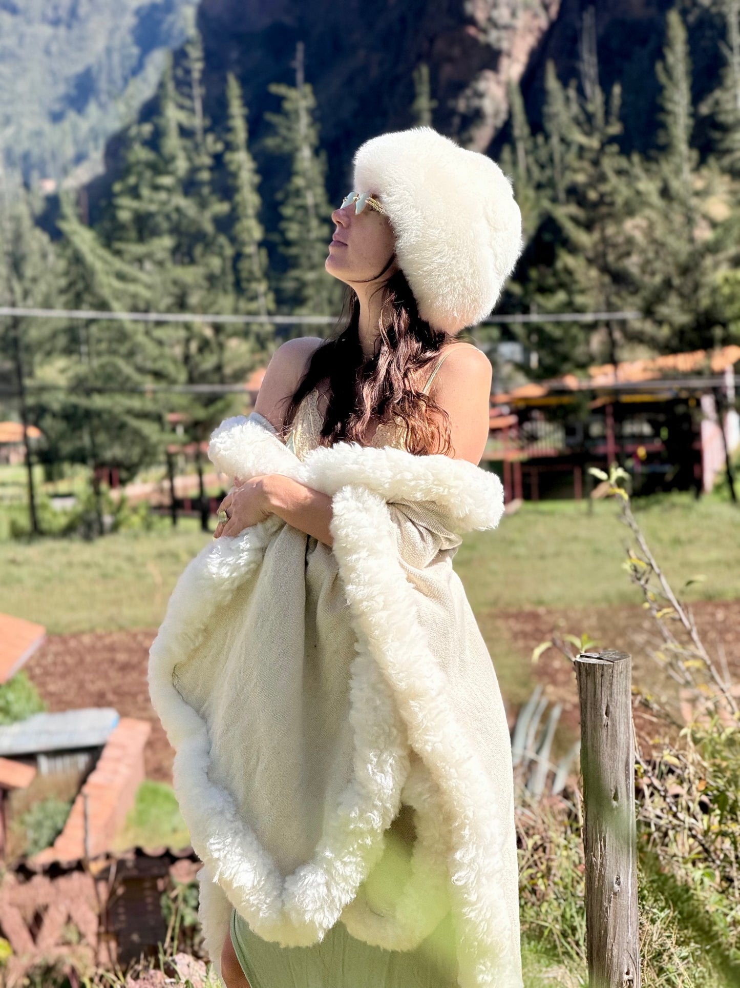 Alpaca Fuzzy Hat // White